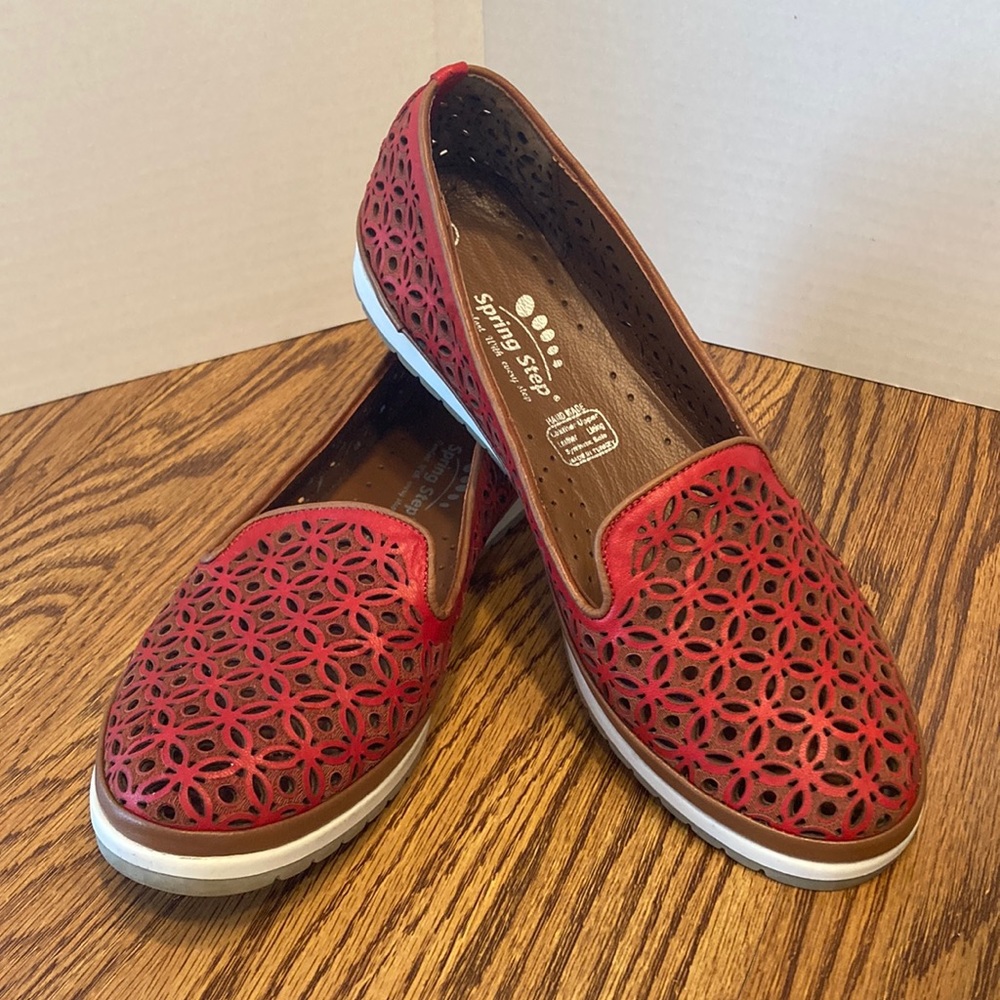 EUC Spring Step Tulisa Leather Red Lattice Cut Casual Flats, Size 39 (US 8.5)